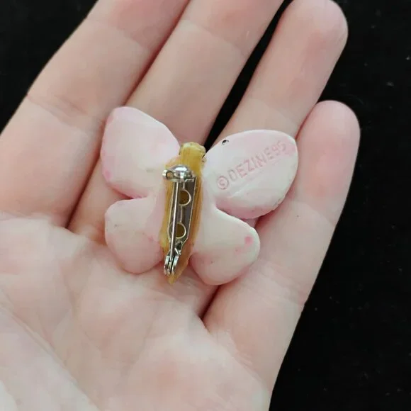 Deziness Pink Butterfly pin - Picture 2 of 3